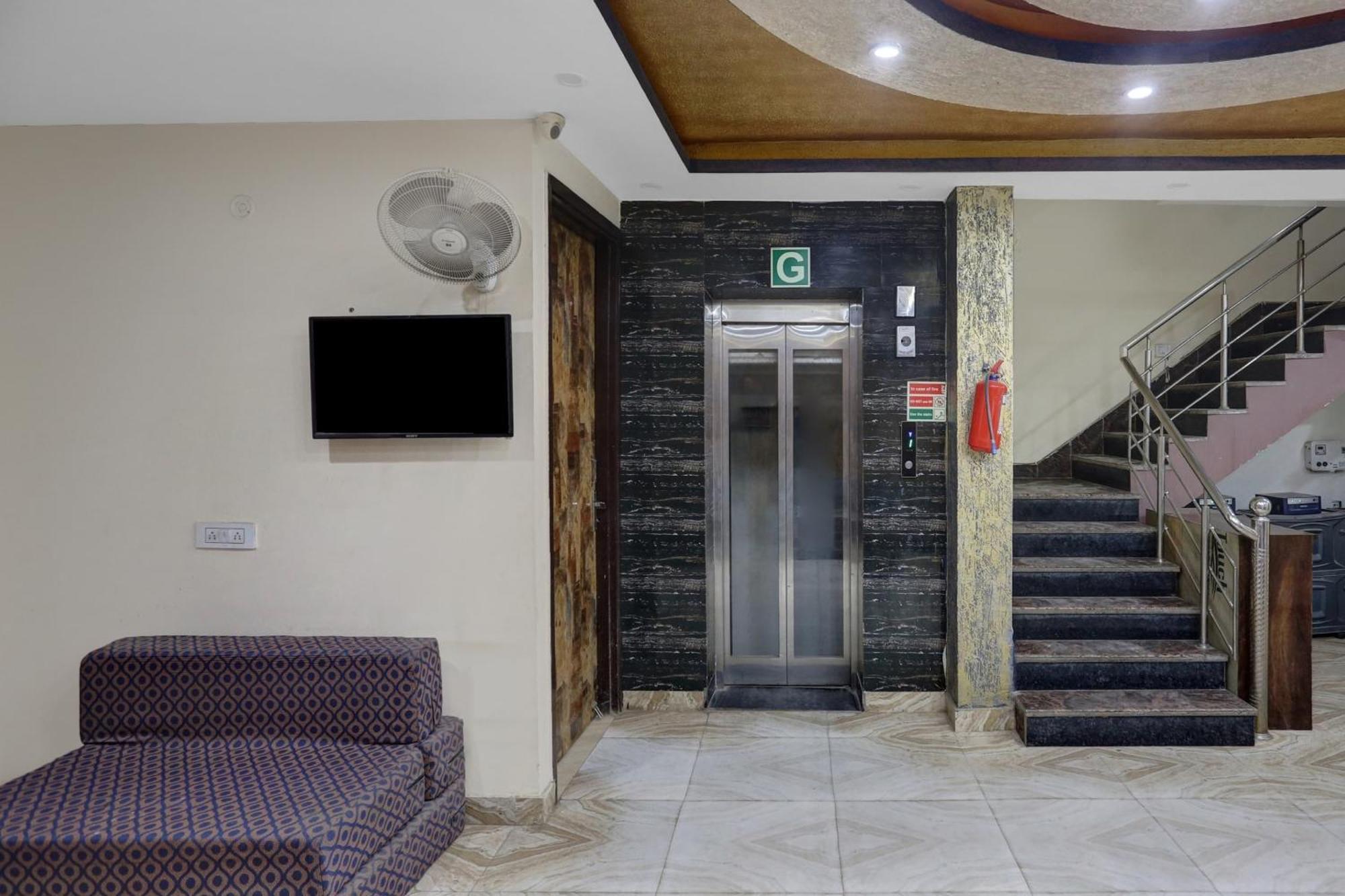 Hotel O Hotel Blue Orchid Neu-Delhi Exterior foto